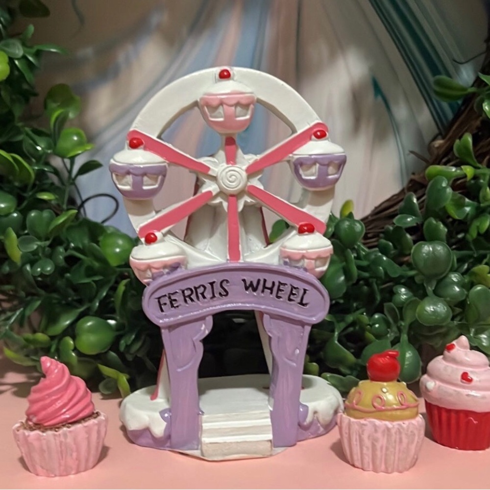 🎡 Ceramic Ferris Wheel Tank Figurine 🎡